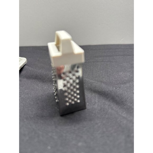 Miniature 2" Cheese Grater & Vintage Aluminum Mini Daisy Cupcake Pan Baking Toy - Picture 8 of 11